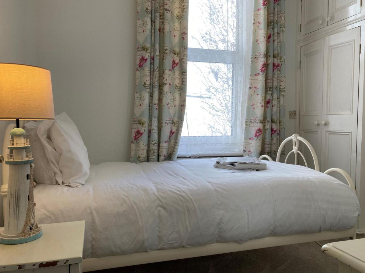 Апартаменты Flat 2, 1 Alexandra Gardens Вентнор Экстерьер фото